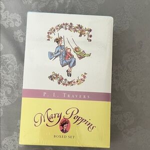 Mary Poppins Boxed Set - Yellow and Pink Cover